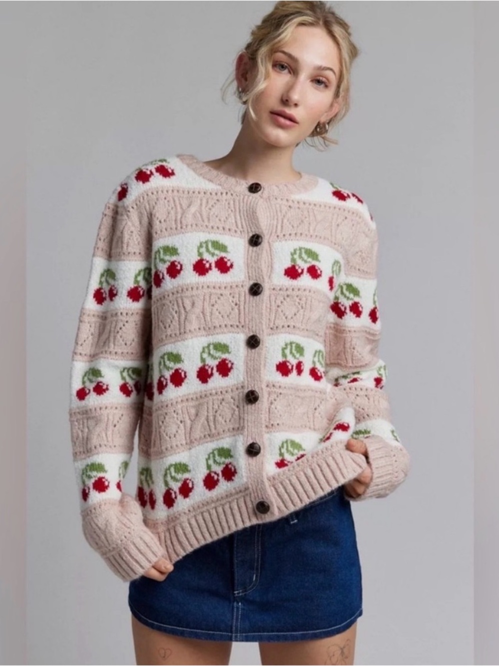 Urban outfitters kimchi blue Women’s Pink Cherry Pattern Cardigan Sweater size m - Picture 5 of 9